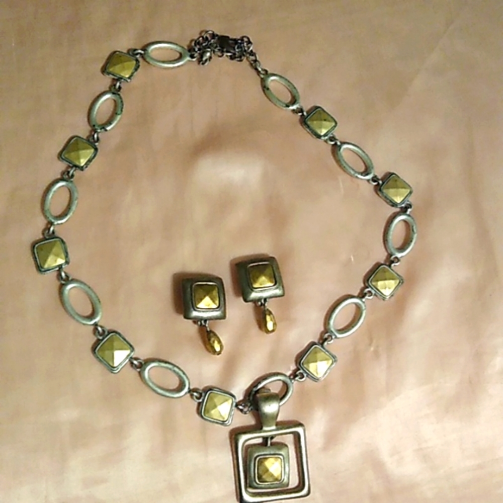 Premier Designs Jewelry 2 piece set
